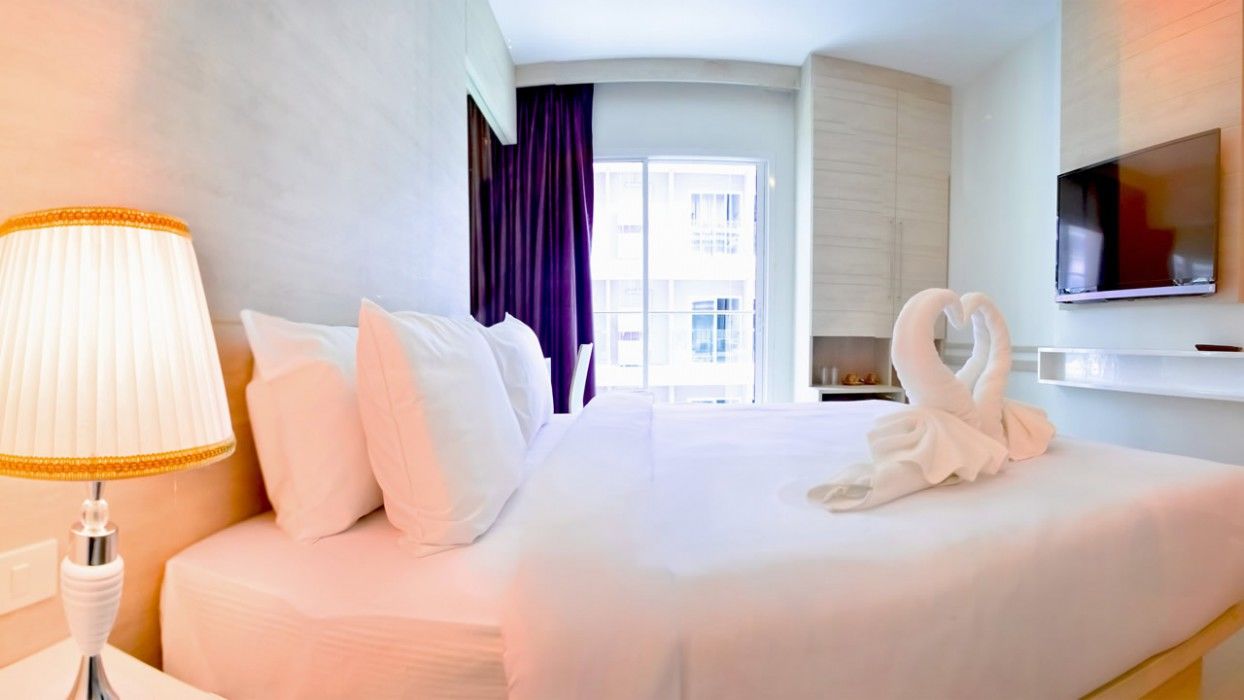 Mirage Express Patong Phuket Hotel Exterior photo